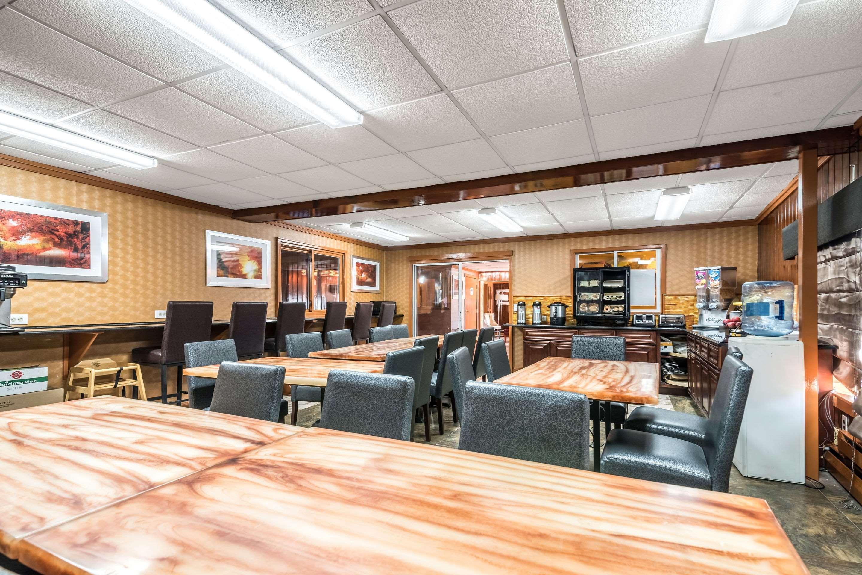 Econo Lodge Rutland City Near Hwy 7 Eksteriør billede